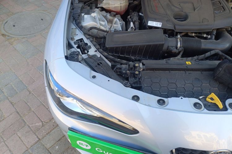 Used Alfa Romeo Giulia 2020 2.0T 280HP VIRTU Limited Edition Engine Bay Right