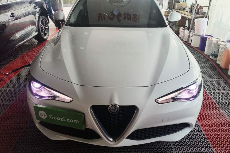 Used Alfa Romeo Giulia 2020 2.0T 280HP Luxury Edition Exterior 1