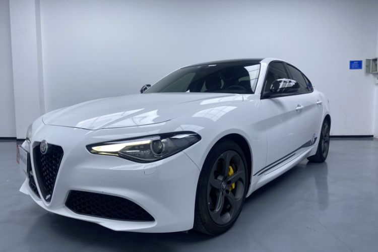 Used Alfa Romeo Giulia 2020 2.0T 280HP Midnight Phantom Limited Edition Exterior 2
