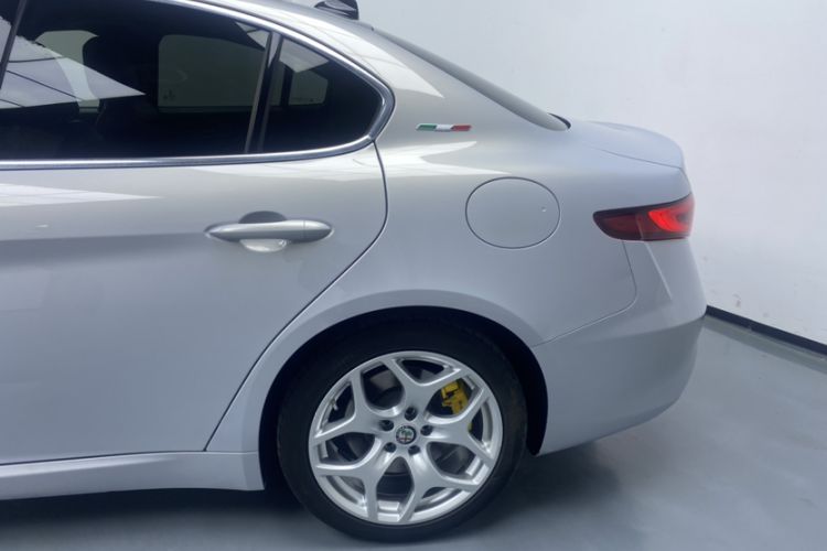 Used Alfa Romeo Giulia 2020 2.0T 280HP VIRTU Limited Edition Exterior 2