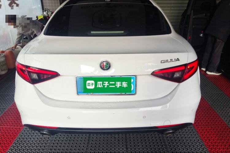 Used Alfa Romeo Giulia 2020 2.0T 280HP Luxury Edition Exterior 4