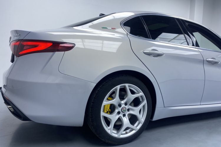 Used Alfa Romeo Giulia 2020 2.0T 280HP VIRTU Limited Edition Exterior 5