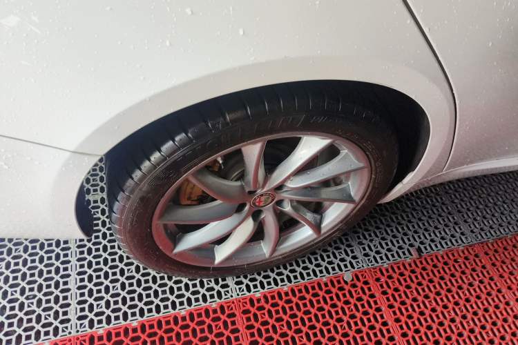 Used Alfa Romeo Giulia 2020 2.0T 280HP Luxury Edition Exterior 8
