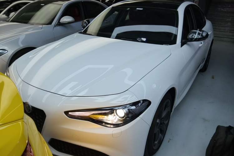 Used Alfa Romeo Giulia 2020 2.0T 280HP Midnight Phantom Limited Edition Front