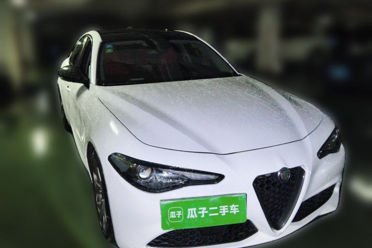 Used Alfa Romeo Giulia 2020 2.0T 280HP Midnight Phantom Limited Edition Front Right 45 Deg