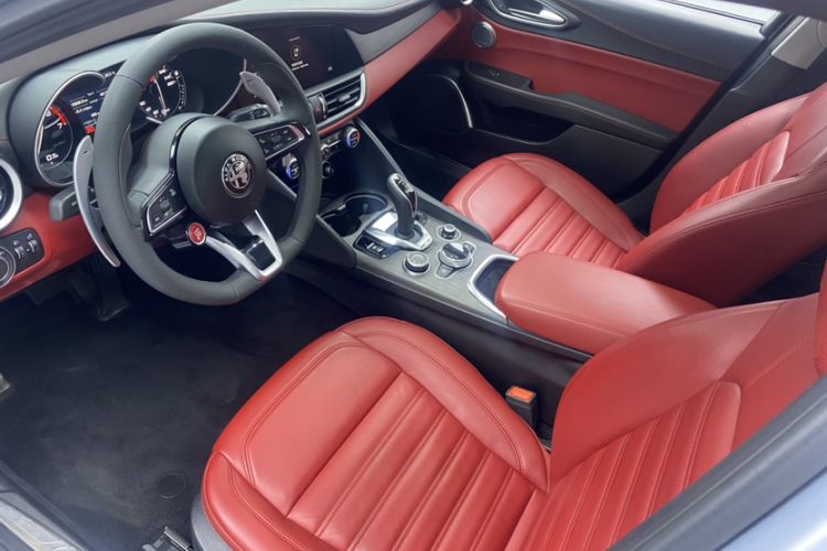 Used Alfa Romeo Giulia 2020 2.0T 280HP VIRTU Limited Edition Interior 2