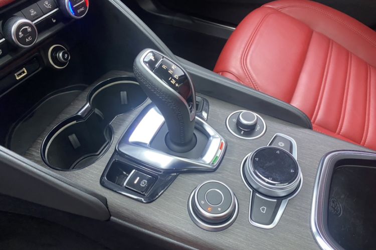 Used Alfa Romeo Giulia 2020 2.0T 280HP VIRTU Limited Edition Interior 4