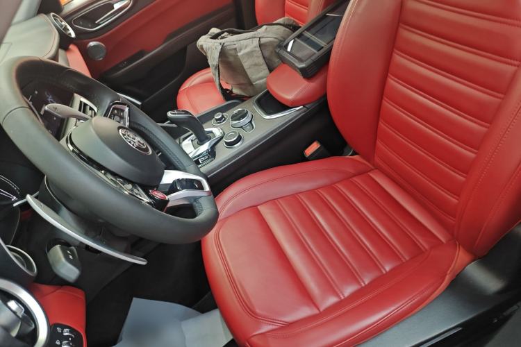 Used Alfa Romeo Giulia 2020 2.0T 280HP VIRTU Limited Edition Left Front Seat