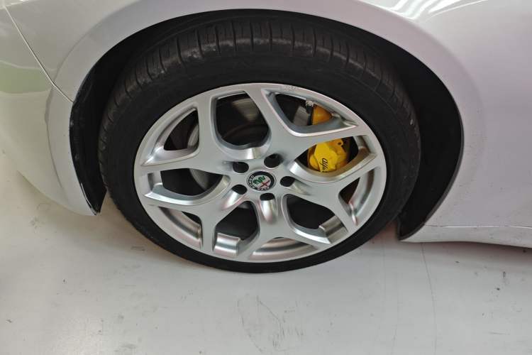 Used Alfa Romeo Giulia 2020 2.0T 280HP VIRTU Limited Edition Left Front Wheel Hub