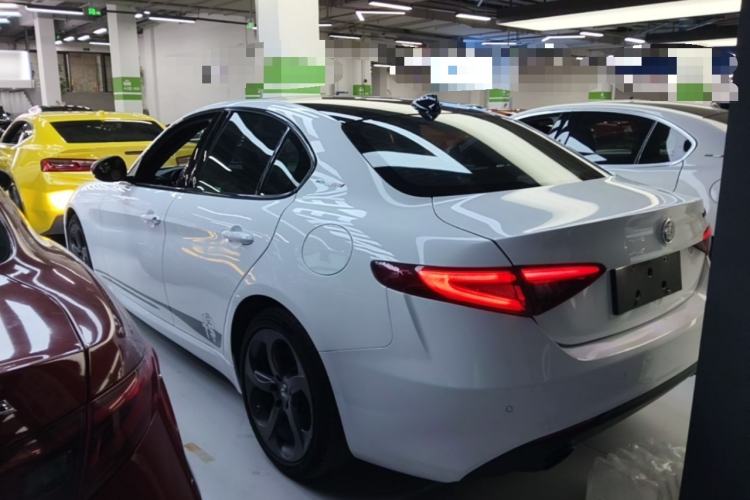 Used Alfa Romeo Giulia 2020 2.0T 280HP Midnight Phantom Limited Edition Rear Left 45 Deg