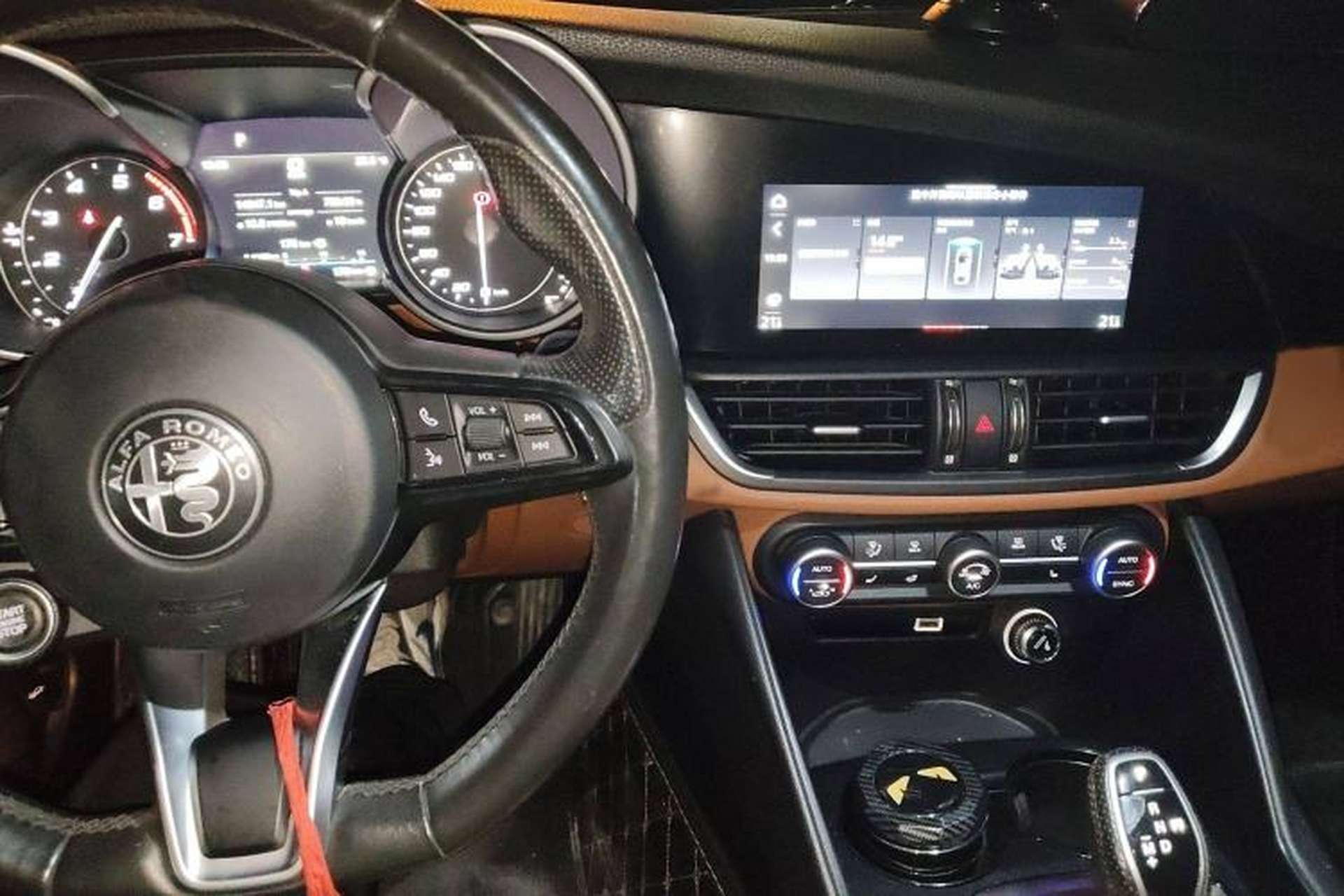 Used Alfa Romeo Giulia 2021 2.0T 280HP Luxury Edition Audio And AC Panel