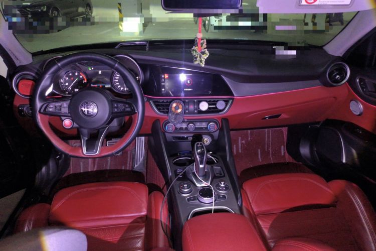 Used Alfa Romeo Giulia 2021 2.0T 280HP Luxury Sport Edition Center Console