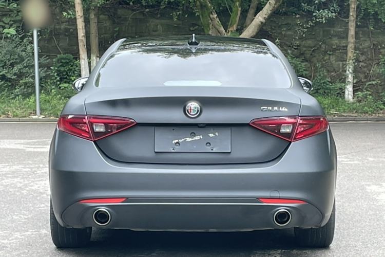 Used Alfa Romeo Giulia 2021 2.0T 280HP Luxury Edition Exterior 2