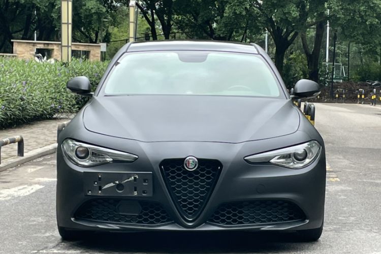 Used Alfa Romeo Giulia 2021 2.0T 280HP Luxury Edition Exterior 3