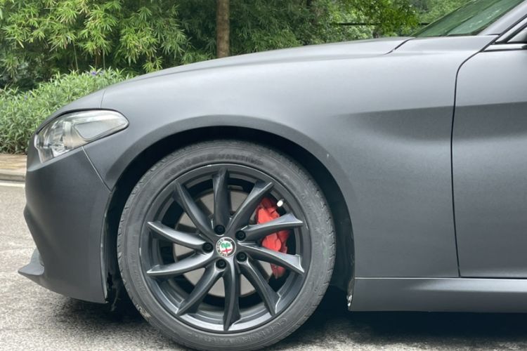 Used Alfa Romeo Giulia 2021 2.0T 280HP Luxury Edition Exterior 7