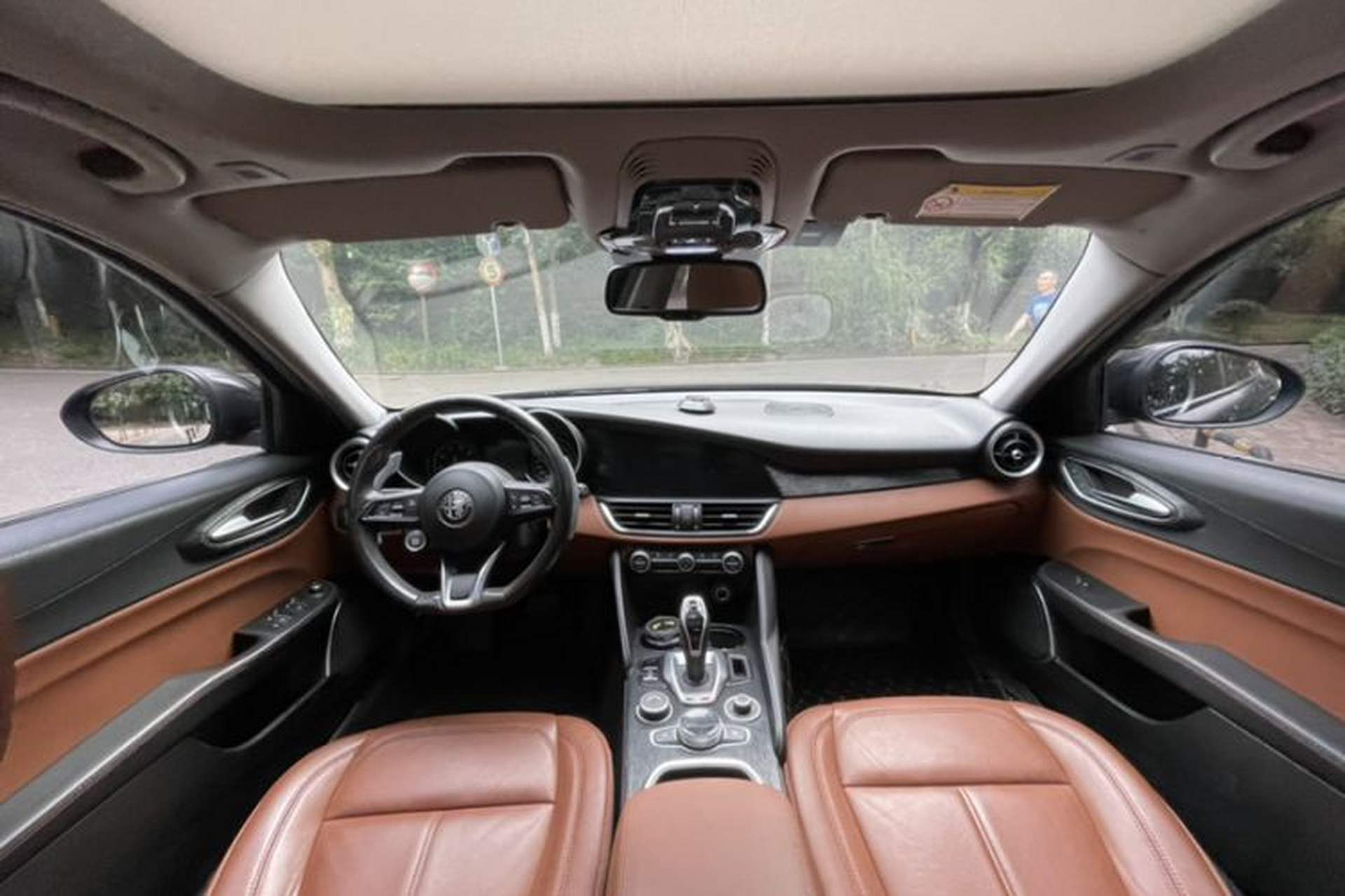 Used Alfa Romeo Giulia 2021 2.0T 280HP Luxury Edition Interior 1