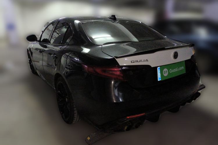 Used Alfa Romeo Giulia 2021 2.0T 280HP Luxury Sport Edition Rear Left 45 Deg