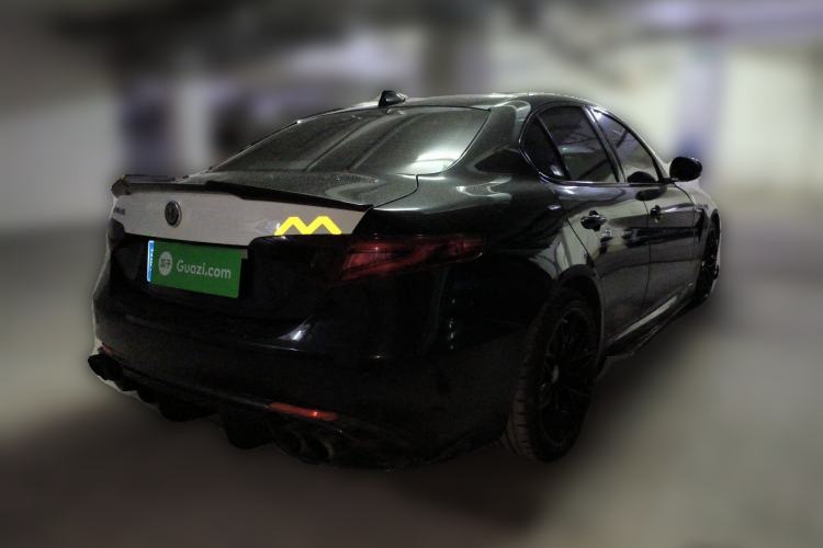 Used Alfa Romeo Giulia 2021 2.0T 280HP Luxury Sport Edition Rear Right 45 Deg