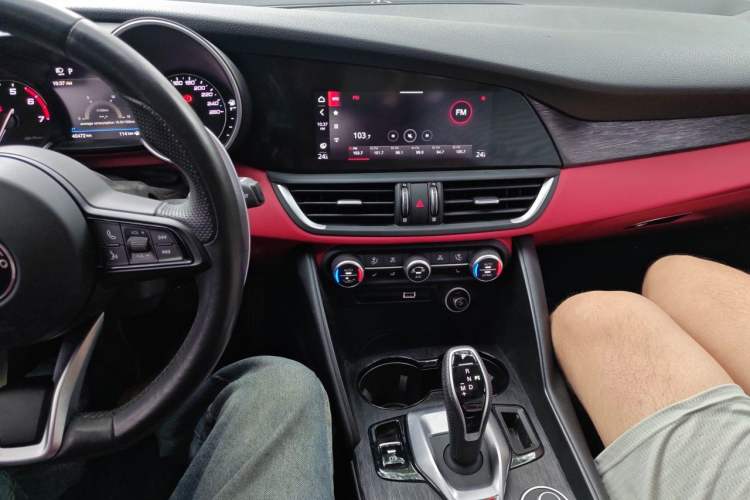 Used Alfa Romeo Giulia 2021 2.0T 280HP Luxury Edition Audio And AC Panel