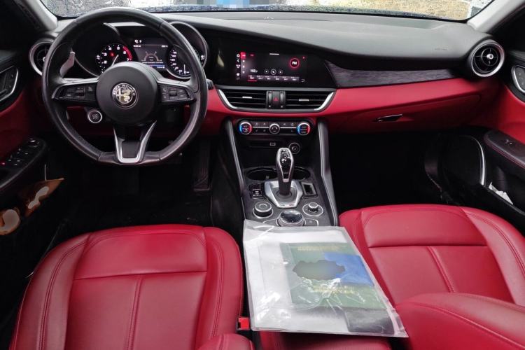 Used Alfa Romeo Giulia 2021 2.0T 280HP Luxury Edition Center Console