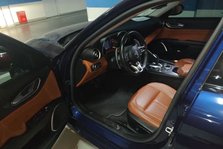 Used Alfa Romeo Giulia 2021 2.0T 280HP Luxury Edition Driver Seat