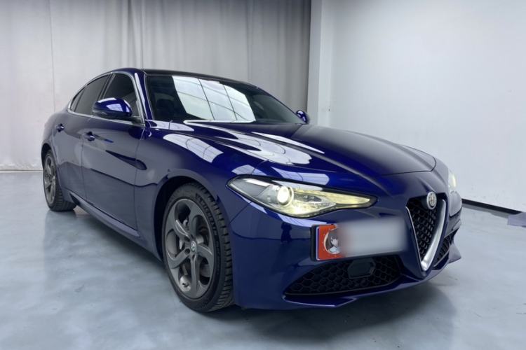 Used Alfa Romeo Giulia 2021 2.0T 280HP Luxury Edition Exterior 1