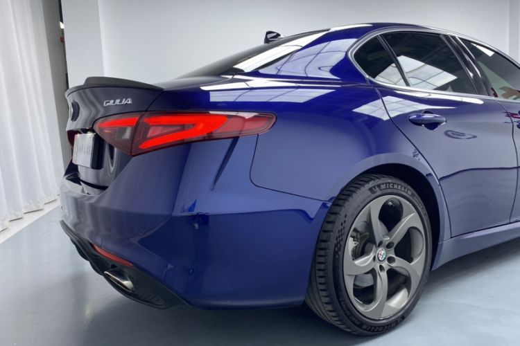 Used Alfa Romeo Giulia 2021 2.0T 280HP Luxury Edition Exterior 8