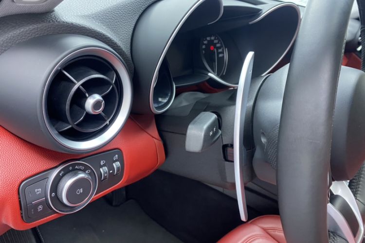Used Alfa Romeo Giulia 2021 2.0T 280HP Luxury Edition Interior 8