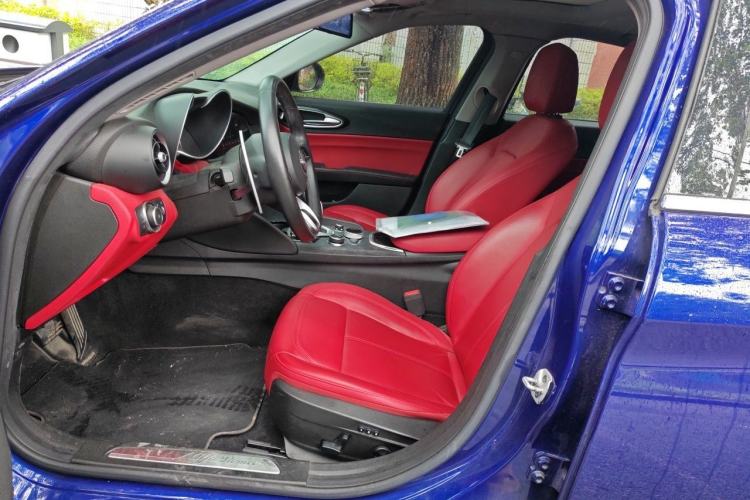 Used Alfa Romeo Giulia 2021 2.0T 280HP Luxury Edition Left Front Seat