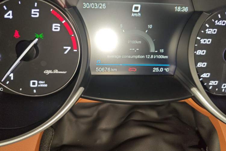 Used Alfa Romeo Giulia 2021 2.0T 280HP Luxury Edition Odometer Close Up