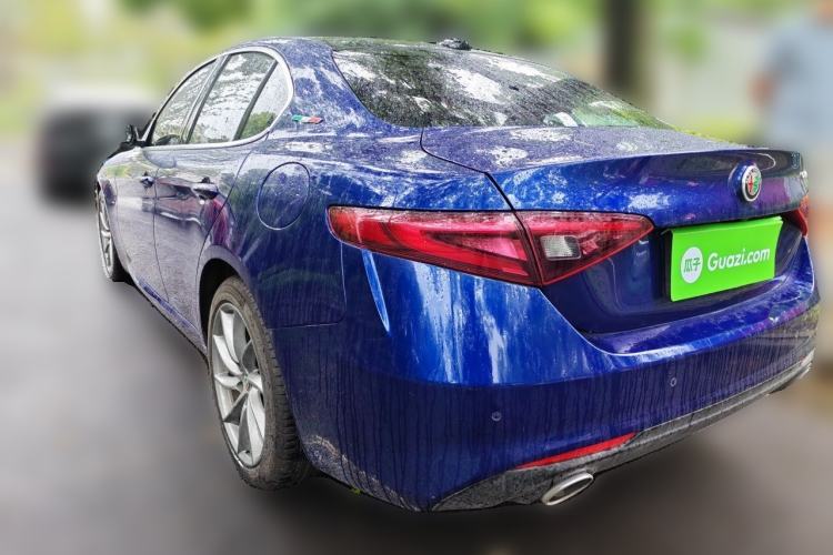 Used Alfa Romeo Giulia 2021 2.0T 280HP Luxury Edition Rear Left 45 Deg