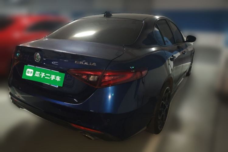 Used Alfa Romeo Giulia 2021 2.0T 280HP Luxury Edition Rear Right 45 Deg
