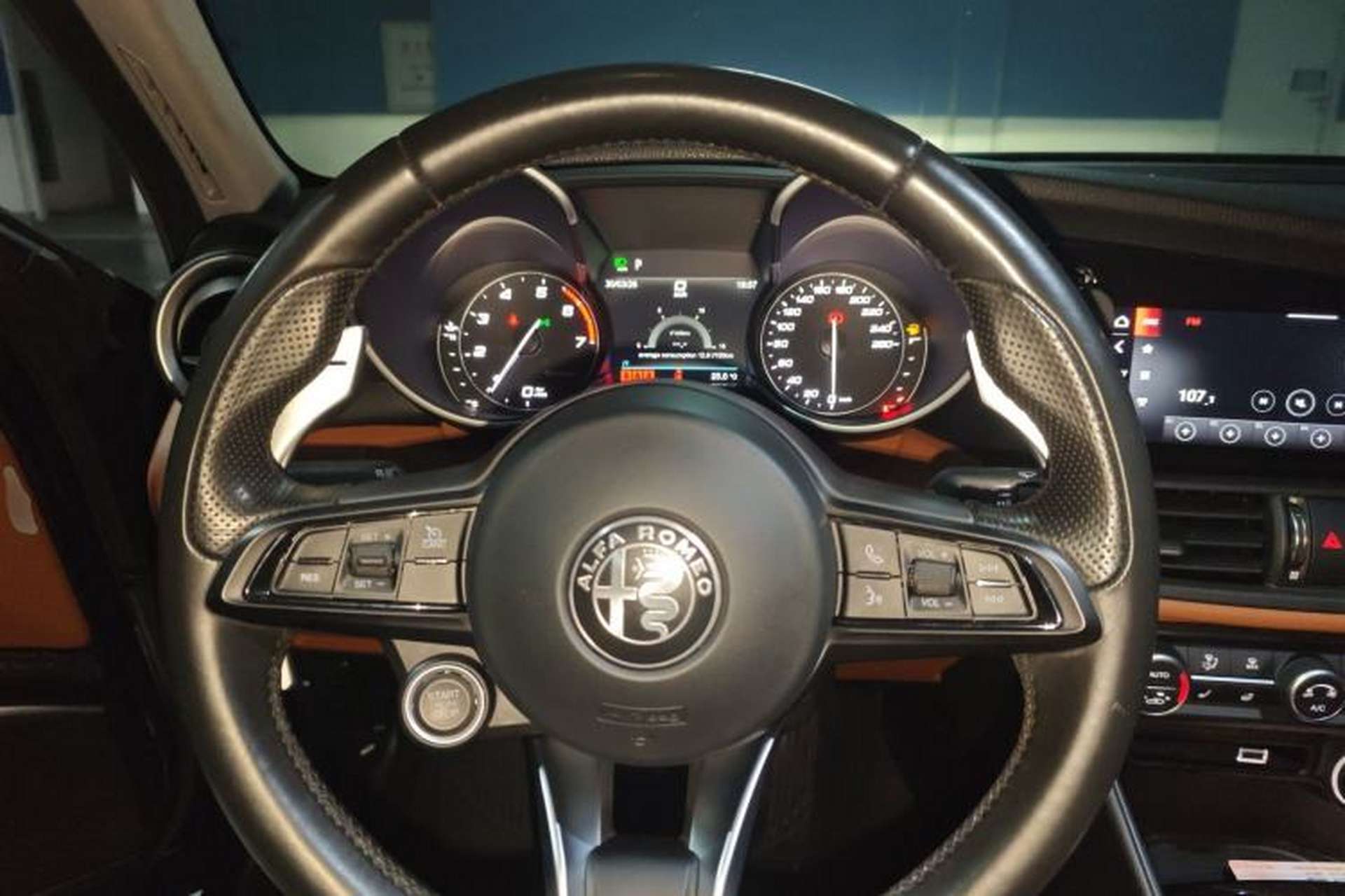 Used Alfa Romeo Giulia 2021 2.0T 280HP Luxury Edition Steering Wheel