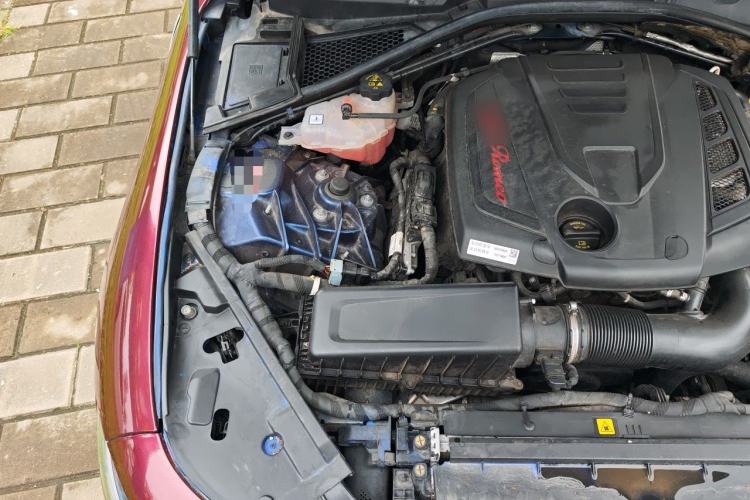 Used Alfa Romeo Giulia 2021 2.0T 280HP Luxury Edition Engine Bay Right
