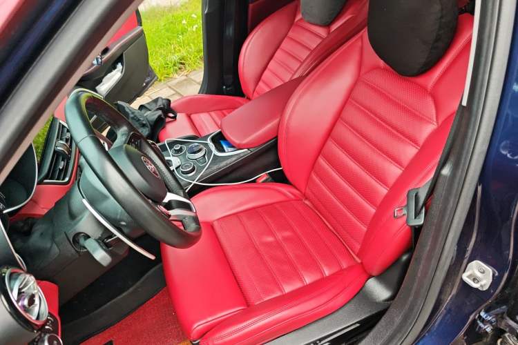 Used Alfa Romeo Giulia 2021 2.0T 280HP Luxury Edition Left Front Seat