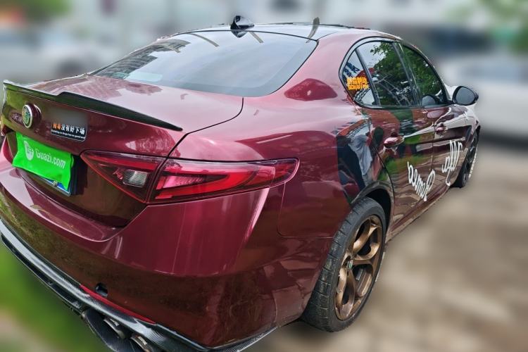 Used Alfa Romeo Giulia 2021 2.0T 280HP Luxury Edition Rear Right 45 Deg
