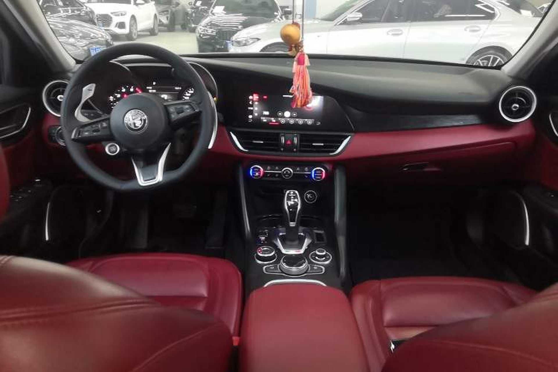 Used Alfa Romeo Giulia 2021 2.0T 280HP Luxury Edition Center Console