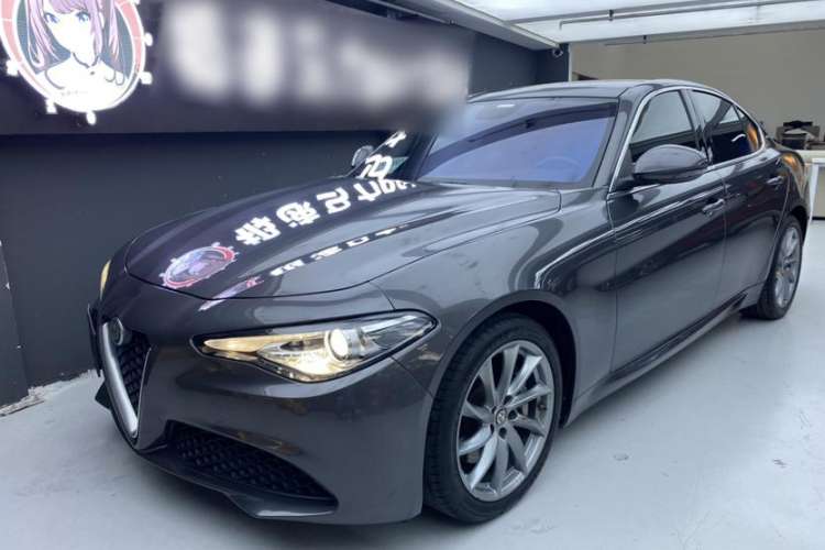 Used Alfa Romeo Giulia 2021 2.0T 280HP Luxury Edition Exterior 5