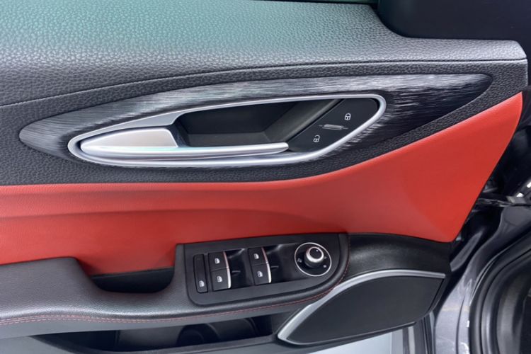 Used Alfa Romeo Giulia 2021 2.0T 280HP Luxury Edition Interior 5