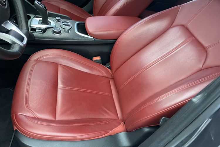 Used Alfa Romeo Giulia 2021 2.0T 280HP Luxury Edition Left Front Seat