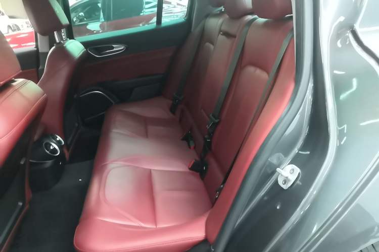 Used Alfa Romeo Giulia 2021 2.0T 280HP Luxury Edition Left Rear Seat
