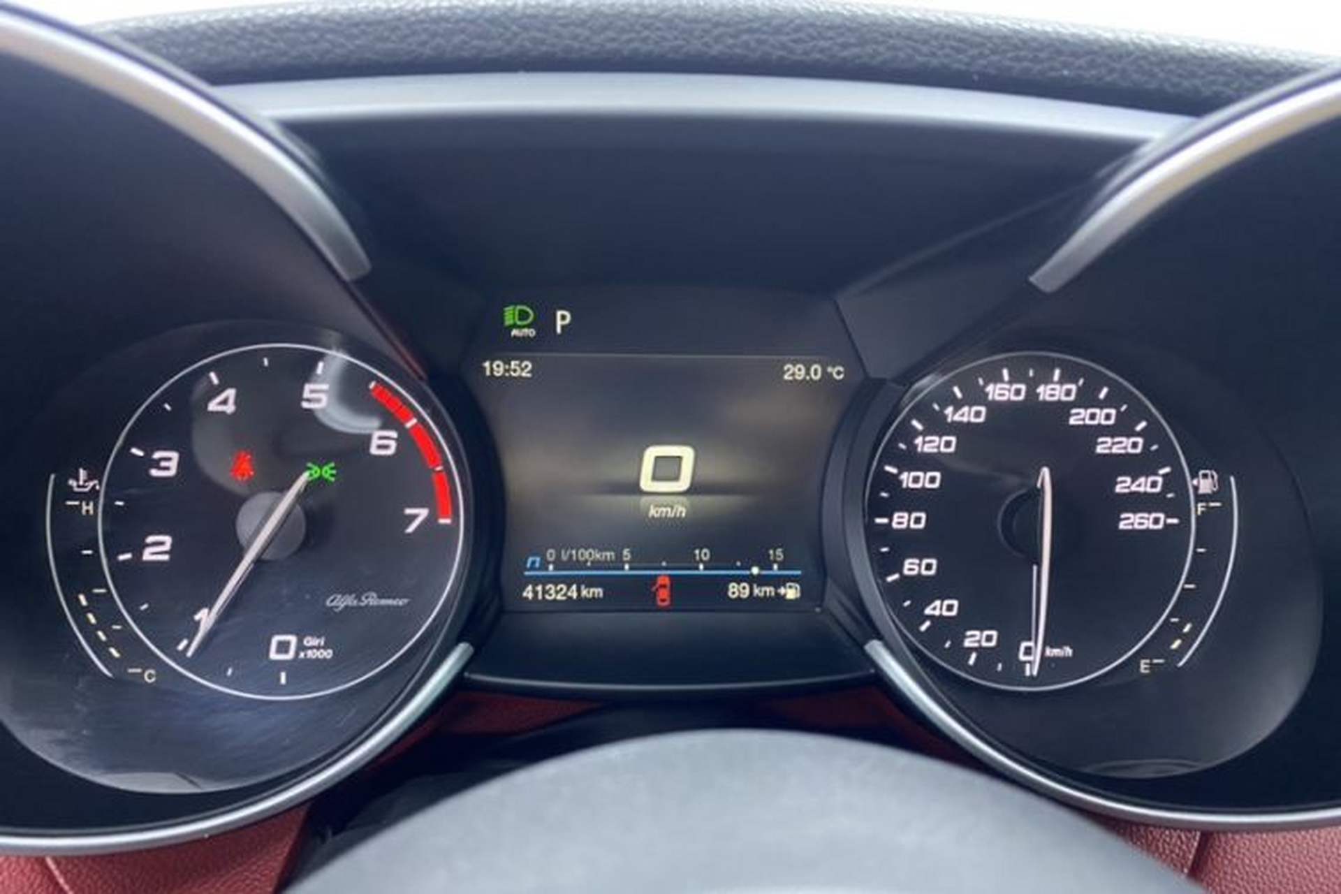 Used Alfa Romeo Giulia 2021 2.0T 280HP Luxury Edition Odometer Close Up