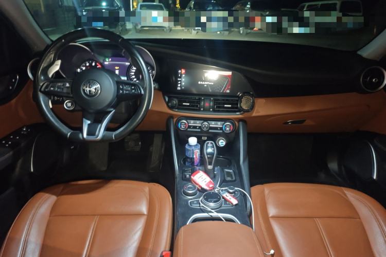 Used Alfa Romeo Giulia 2021 2.0T 280HP Luxury Edition Center Console