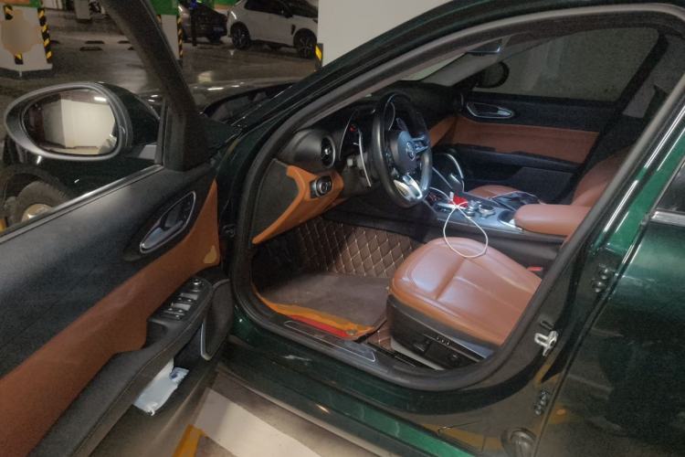 Used Alfa Romeo Giulia 2021 2.0T 280HP Luxury Edition Driver Seat