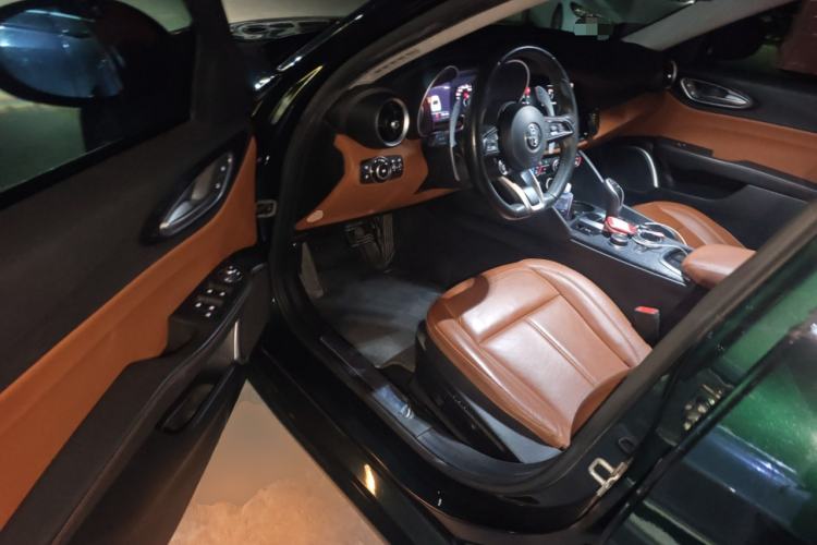 Used Alfa Romeo Giulia 2021 2.0T 280HP Luxury Edition Driver Seat