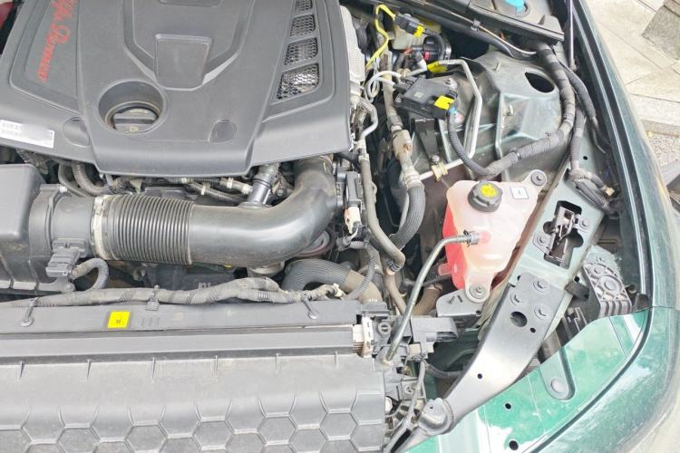 Used Alfa Romeo Giulia 2021 2.0T 280HP Luxury Sport Edition Engine Bay Left