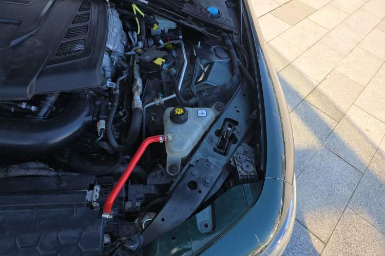 Used Alfa Romeo Giulia 2021 2.0T 280HP Luxury Sport Edition Engine Bay Left