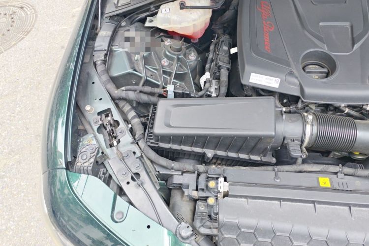 Used Alfa Romeo Giulia 2021 2.0T 280HP Luxury Sport Edition Engine Bay Right
