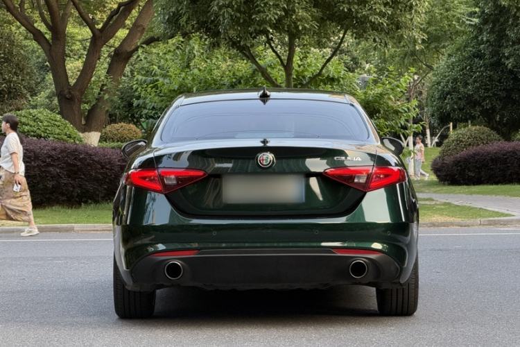 Used Alfa Romeo Giulia 2021 2.0T 280HP Luxury Edition Exterior 6