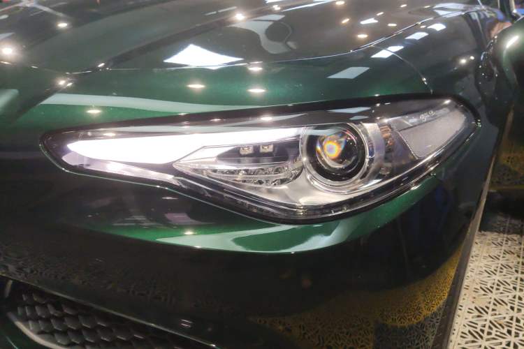Used Alfa Romeo Giulia 2021 2.0T 280HP Luxury Edition Left Front Headlight